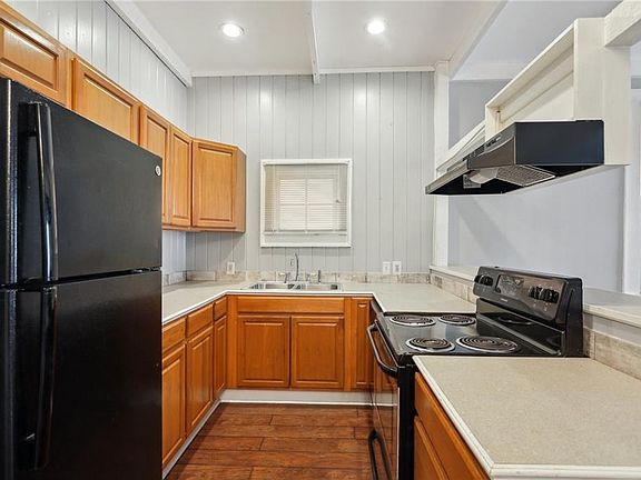 4th image of 3225 Dauphine St