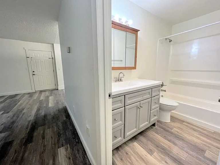 1555 Latouche St — Photo 15