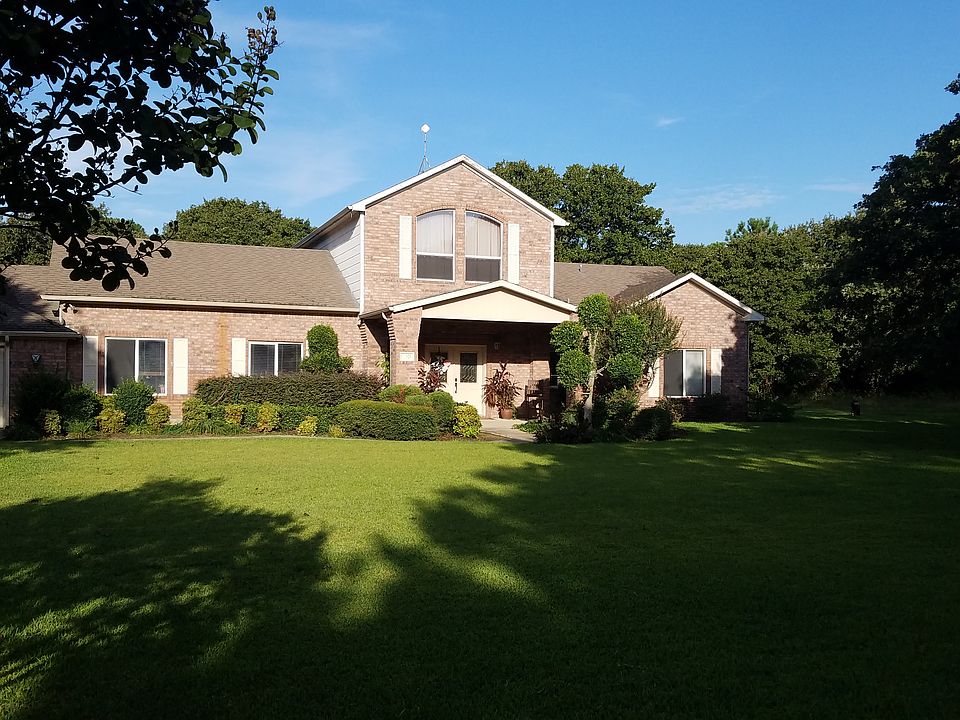 2nd image of 12321 Lake Forest Dr