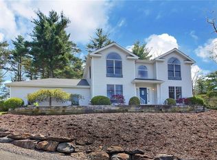 4213 Blue Mountain Xing, East Stroudsburg, PA