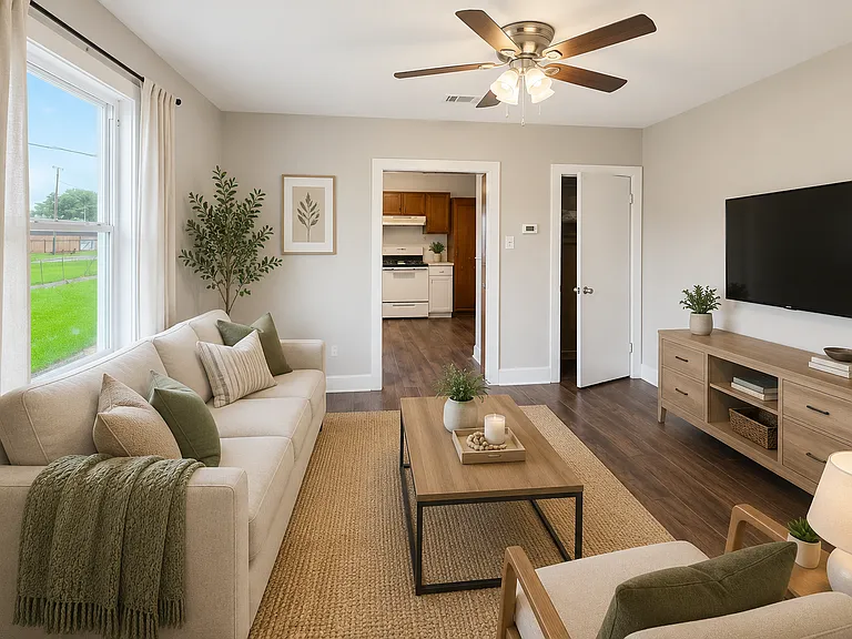 663 Victory Dr — Photo 1