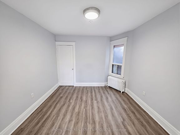 5th image of 8 Ottawa St N #8