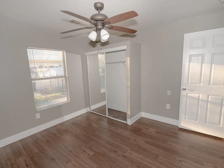 4826 Bristol St — Photo 15