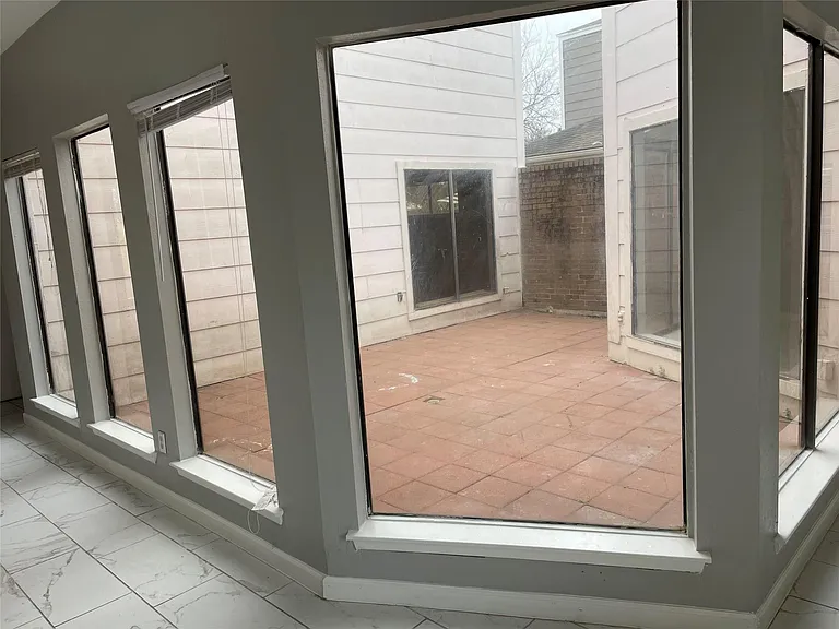 526 Meadow Knoll Dr — Photo 15