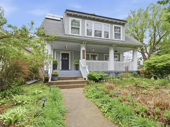6583 Quinpool Rd, Halifax, NS B3L 1B6