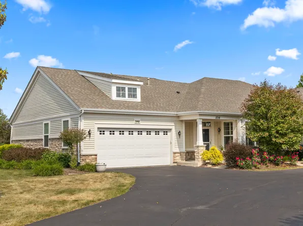 2716 Chevy Chase Ln, Naperville, IL 60564
