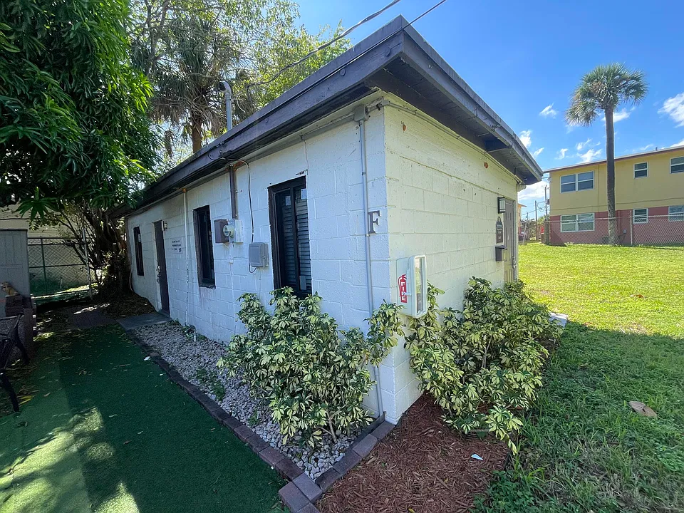 103 NW 7th Ave #F