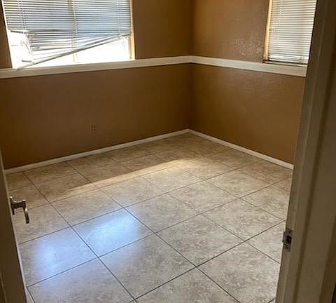 5th image of 948 Val Verde Dr