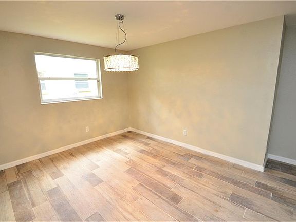 4th image of 140 Suncrest Dr