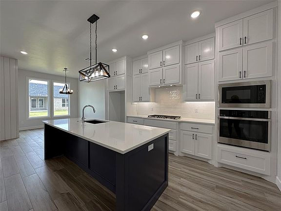 5th image of 8117 NW 152nd Ter