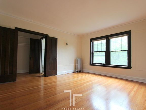 4th image of 1946 W Wilson Ave APT 2O