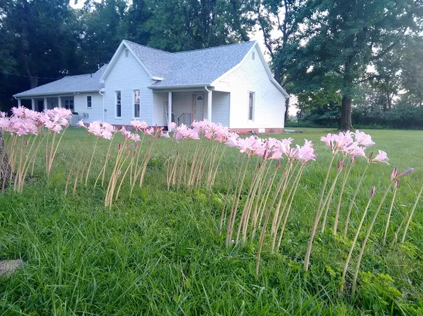 21986 E Us Highway 40, Marshall, IL 62441