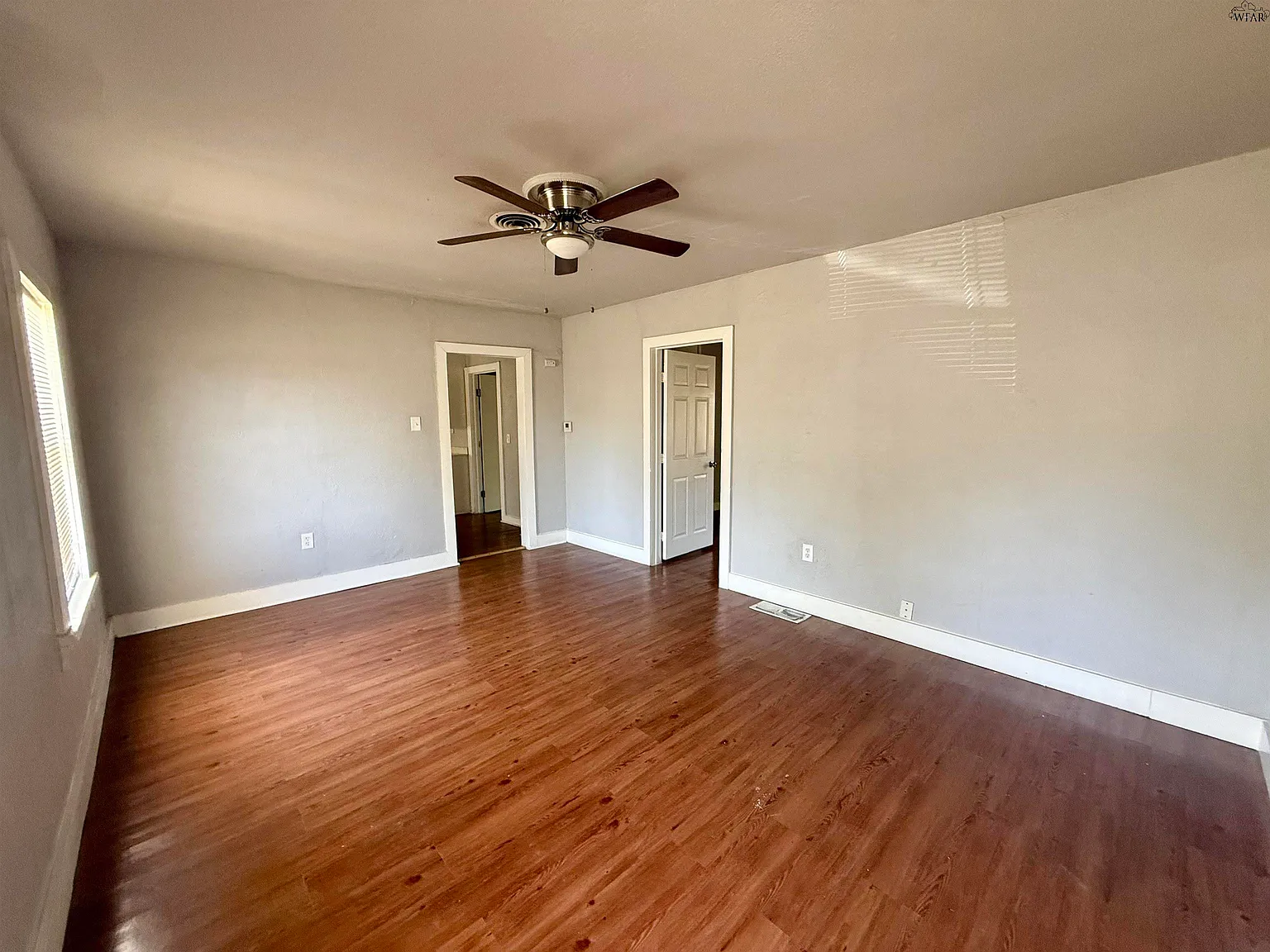 2 bed, 1.0 bath, 750 sqft, $895 — Photo 1