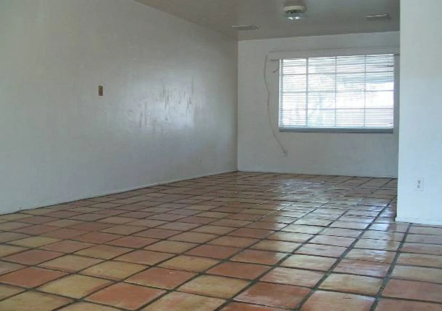 **Spacious 4 Bedroom Home in the Heart of Tempe — Photo 2