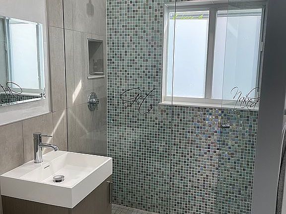 2nd image of 1110 Venetian Way APT 2D