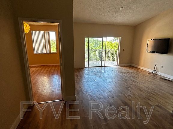 3rd image of 6960 SW 39th St APT 302