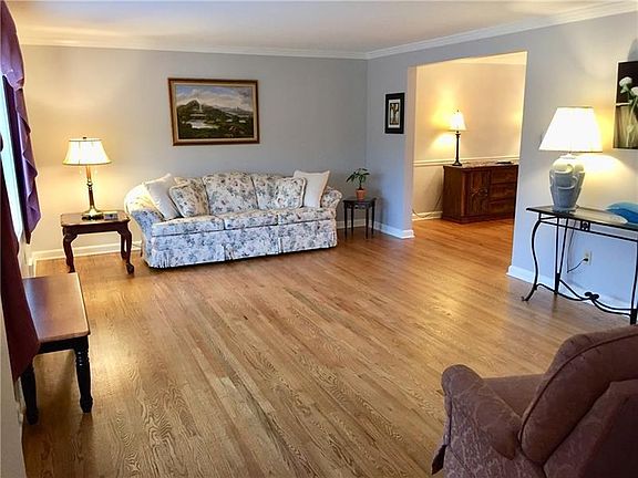 4th image of 4218 Tanglewood Dr