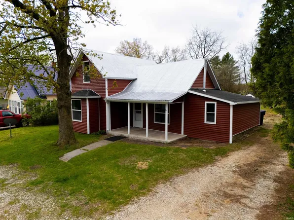 204 High St, North Judson, IN 46366