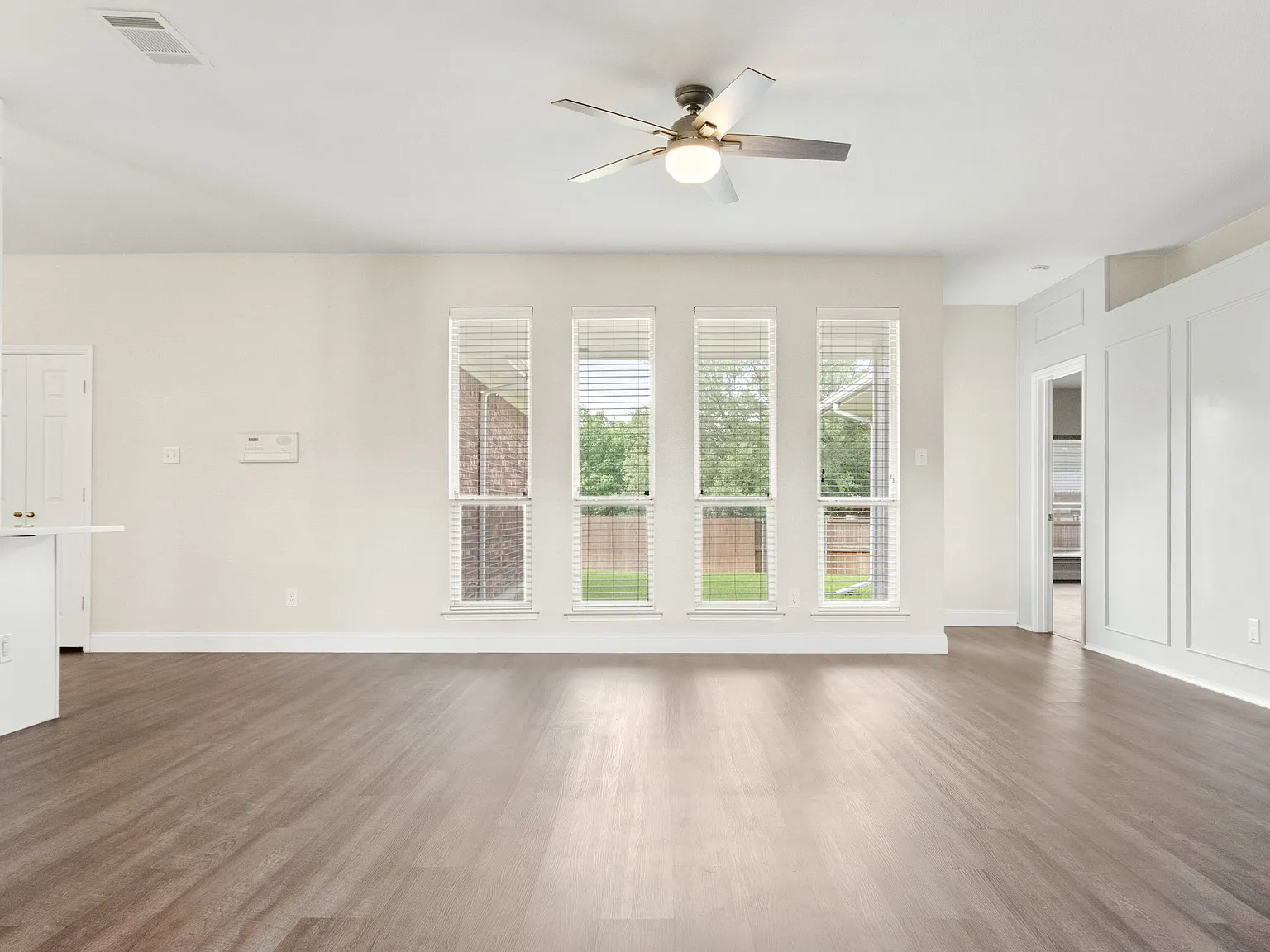 4 bed, 2847 sqft, $3,100 — Photo 4