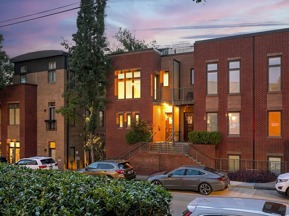334 Van Buren St