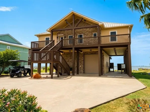 553 Bayside Dr, Seadrift, TX 77983