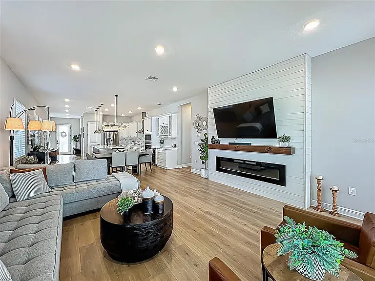 10175 Peebles St — Photo 7