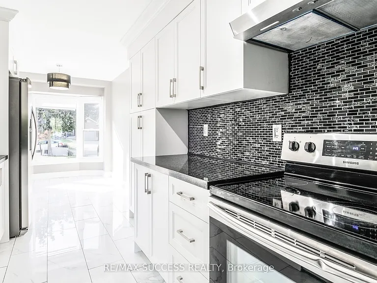 26 Tomahawk Dr — Photo 12