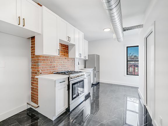 2nd image of 220 Madison St APT 4L