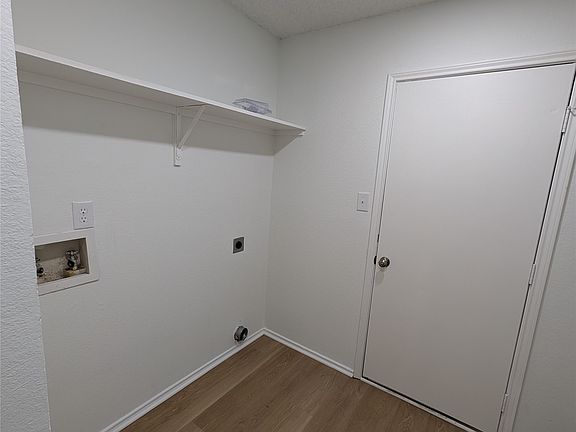 4th image of 4821 Saint Thomas Pl