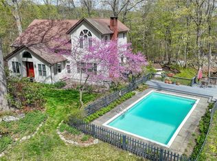 16 N Knapp Ct, Hopewell Junction, NY 12533