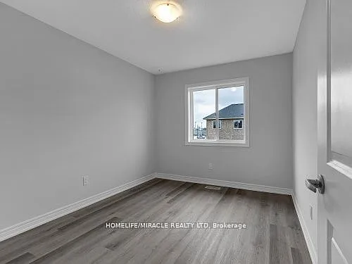 32 Vickers Rd — Photo 19