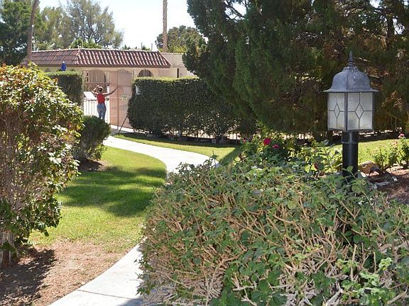 3rd image of 64291 Spyglass Ave Unit 7