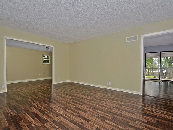 4th image of 5565 Meadow Height Dr