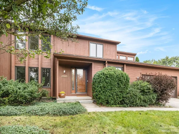 2370 Saint Francis Dr, Ann Arbor, MI 48104
