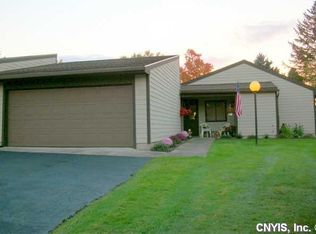 755 Fairway Cir, Baldwinsville, NY 13027