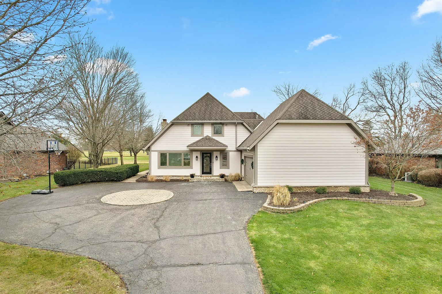 3085 Golfview Dr photo 1