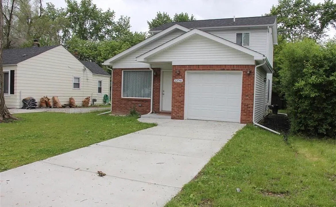 2 bed, 1.5 bath, 1240 sqft, $1,800 — Photo 2
