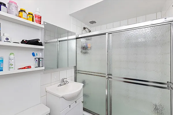 Rented by Compass | media 21