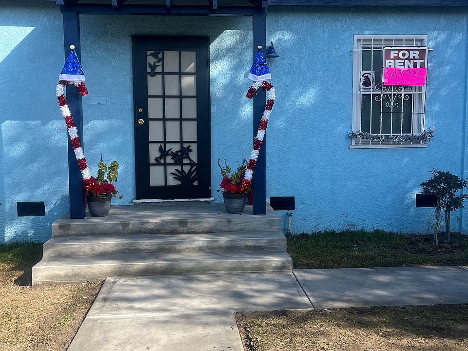 Move in ready by or before Dec. 29
Start the New Year off right in a cute cottage style home: 
Upgrades made to kitchen, bathrooms and den. Nice size Den - backroom- large backyard. 
This lovely home needs the right family/ person to rent her!