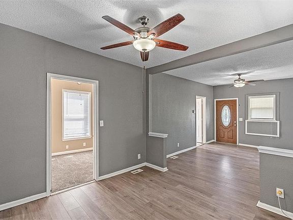 5th image of 1730 Greeley Ave