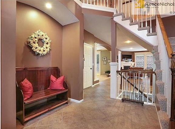 3rd image of 5701 NE Misty Meadow Way
