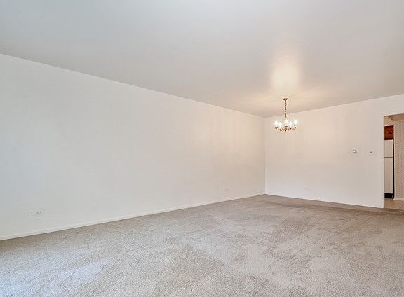 3rd image of 6961 N Oakley Ave APT 206