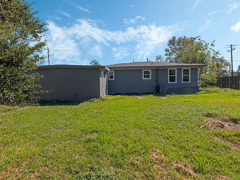 7614 FM 646 Rd S — Photo 18
