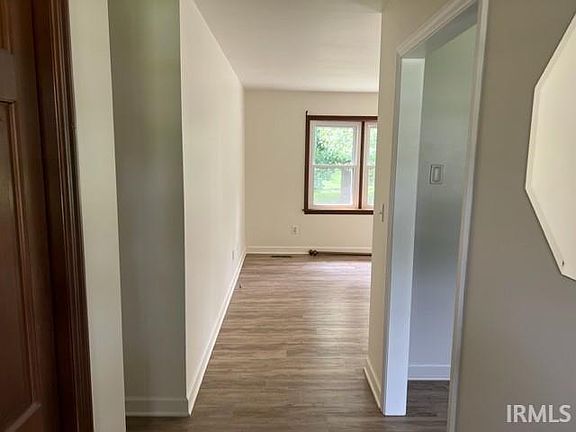 2nd image of 718 E Crestline Dr