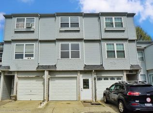 104 Lorraine Loop, Staten Island, NY 10309