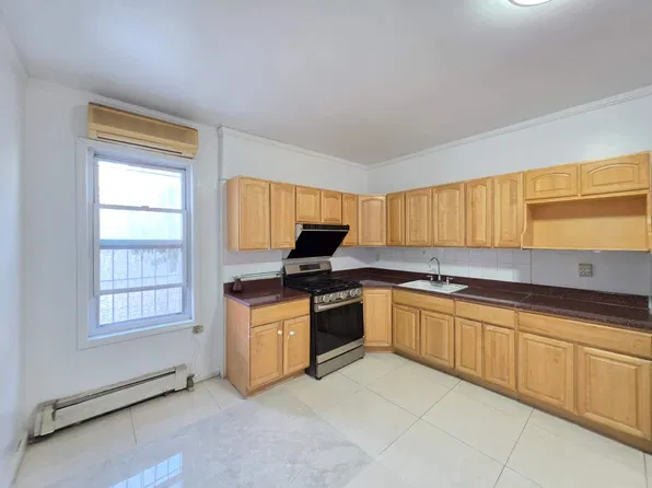 2101 62nd St Floor 1, Brooklyn, NY 11204