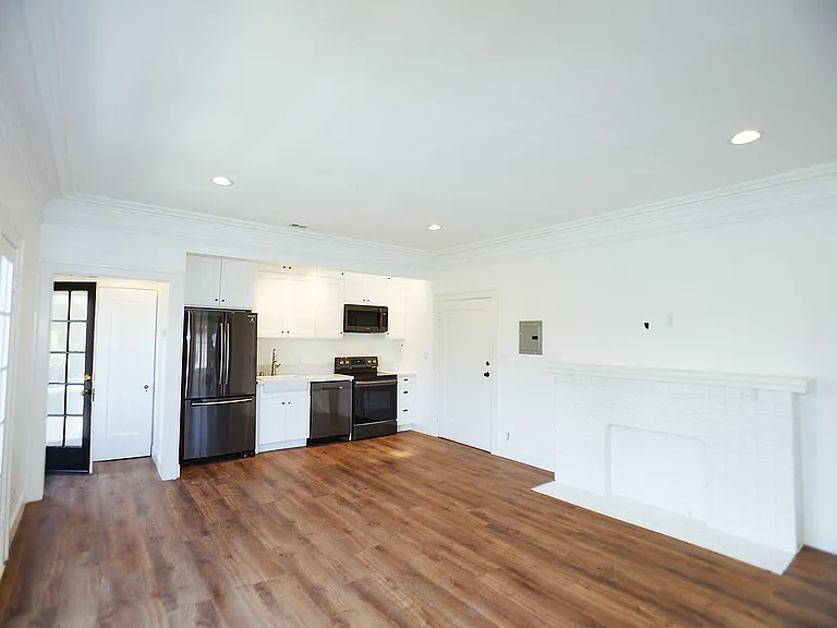 3520 W 12th St #B — Photo 6