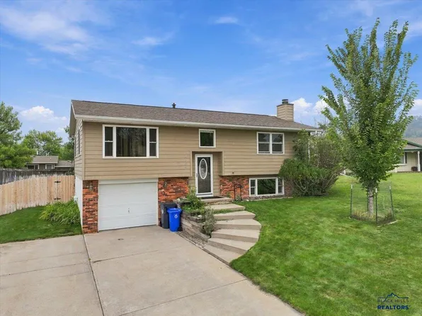 2706 Tomahawk Dr, Rapid City, SD 57702