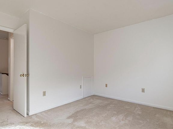 4th image of 18222 Windsor Hill Dr