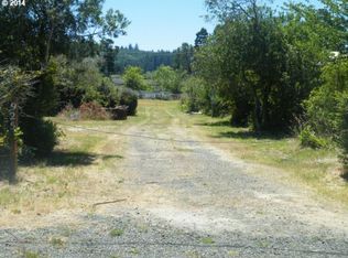 925 Jacobson Way, Lakeside, OR 97449